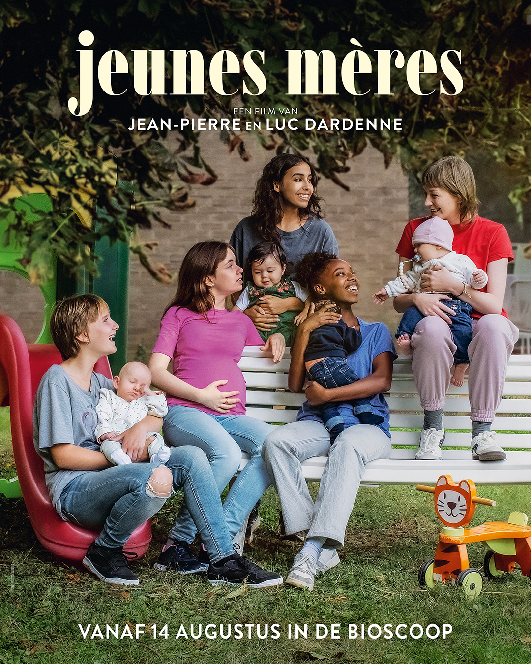 Jeunes-M-res_ps_1_jpg_sd-low_Photo-by-Christine-Plenus